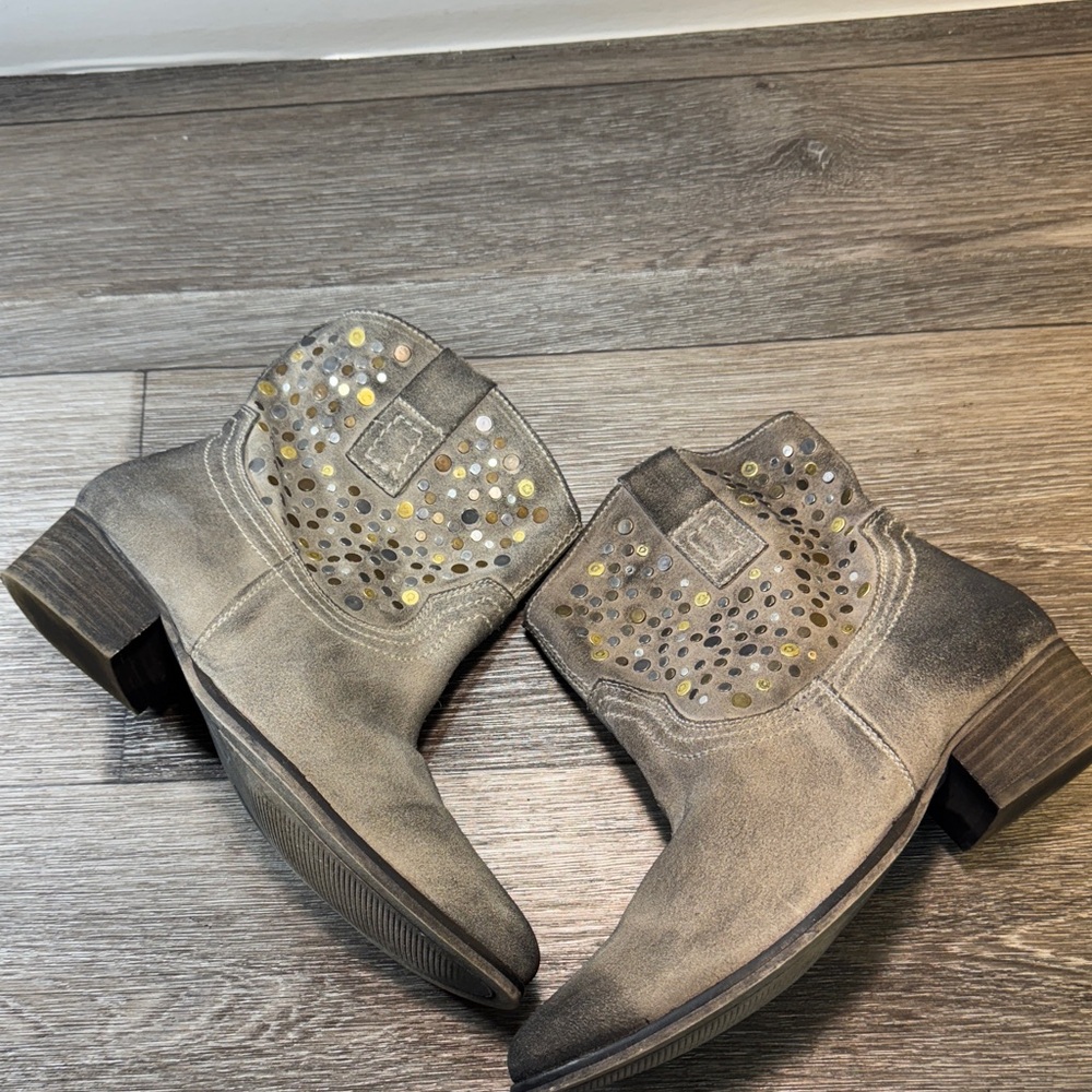 Diba Tan Ankle Booties woman’s size 9 (s193)